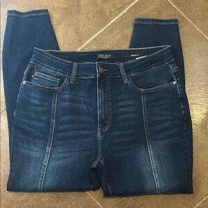 Judy Blue Blue Slim Fit and Contrasting Stitching